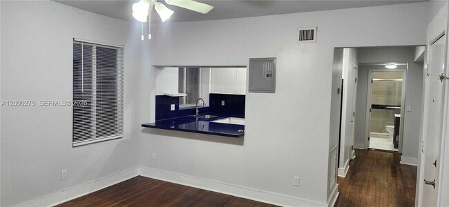 Building Photo - 333 SW 30th Rd