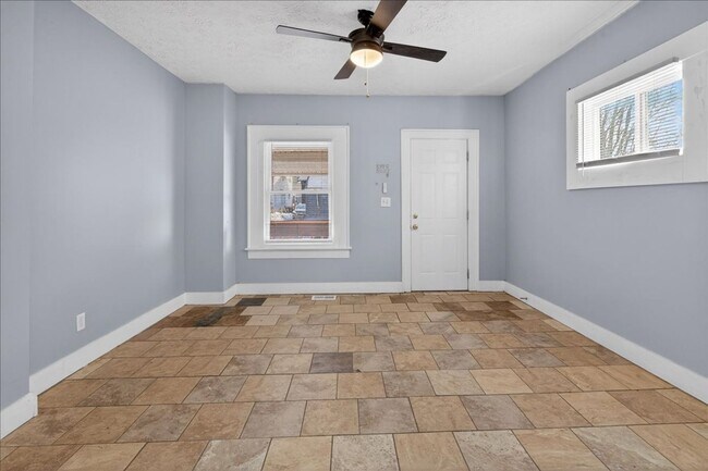 Foto del edificio - 408-408 N Parker Ave