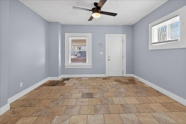 Building Photo - 408-408 N Parker Ave