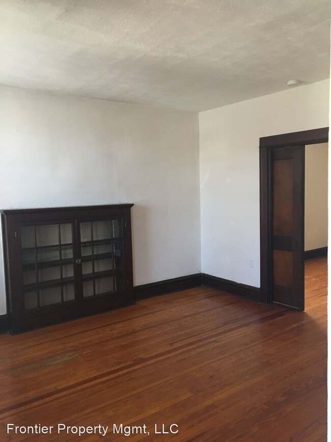 Building Photo - 3117-3119 Lackland Ave