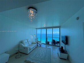 Building Photo - 17001 Collins Ave