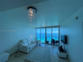 Building Photo - 17001 Collins Ave