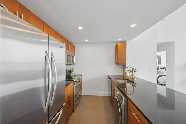 Building Photo - 88 Morgan St