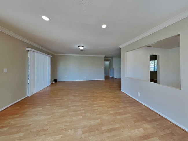 Building Photo - 7945 Lasaine Ave