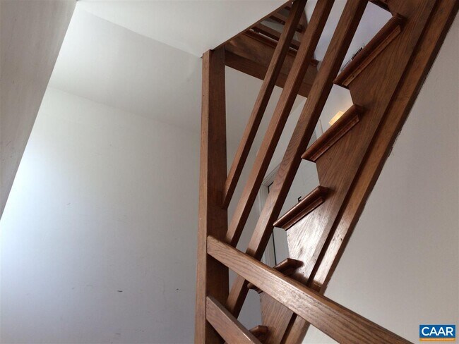 Building Photo - 627 Cabell Ave
