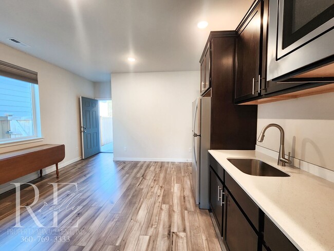 Building Photo - Modern ADU with Private Entrance, Natural ...