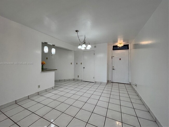 Building Photo - 215 Lake Pointe Dr