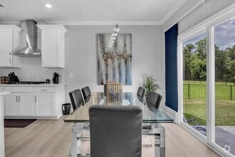 Building Photo - 168 Royal Black Heath