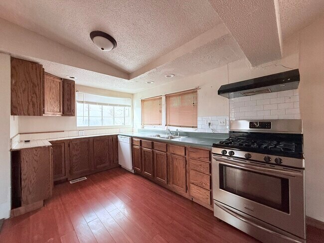 Foto del edificio - 155 N Lay Ave