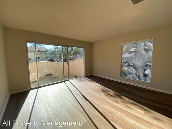 Building Photo - 2 br, 1.5 bath House - 1380 Terra Nova Blvd