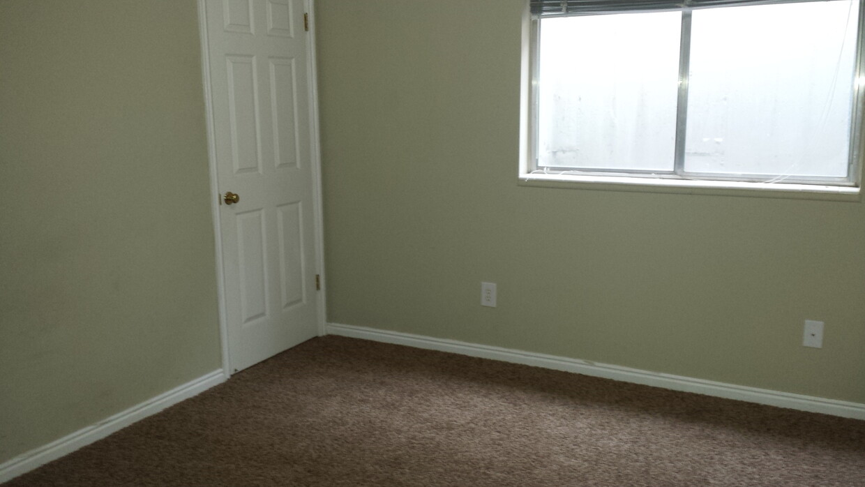 Primary Photo - Beautiful Ogden Condo for Rent above Harri...