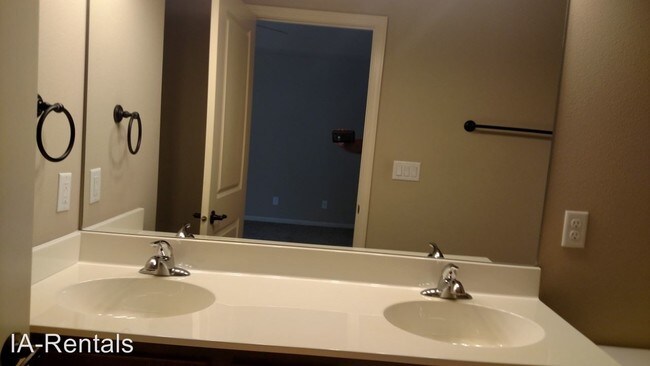 Foto del edificio - 1545 Warrior Ln
