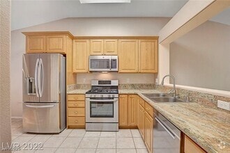 Building Photo - 2079 Poppywood Ave