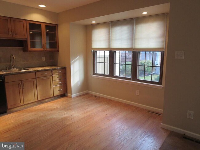 Foto del edificio - 32 Crofton Commons