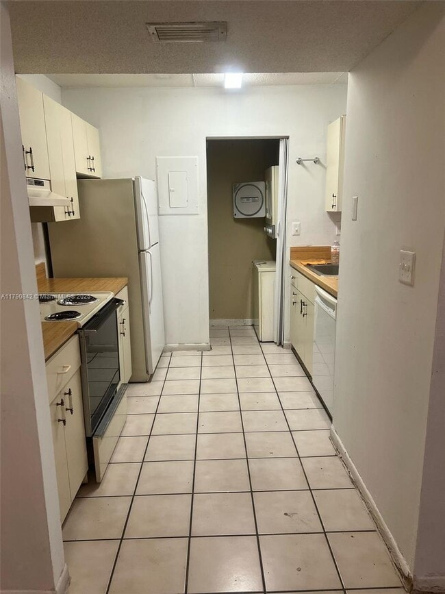 Foto del edificio - 516 NW 114th Ave