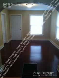 Building Photo - 205 N Oakdale-2