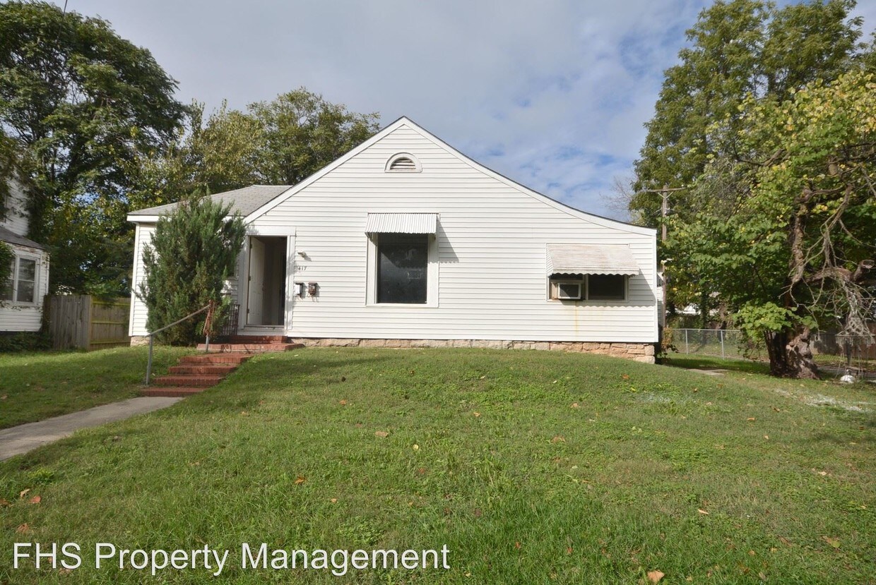 Primary Photo - 417 E Locust St