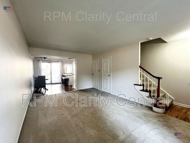 Building Photo - 996 Chatham Ln