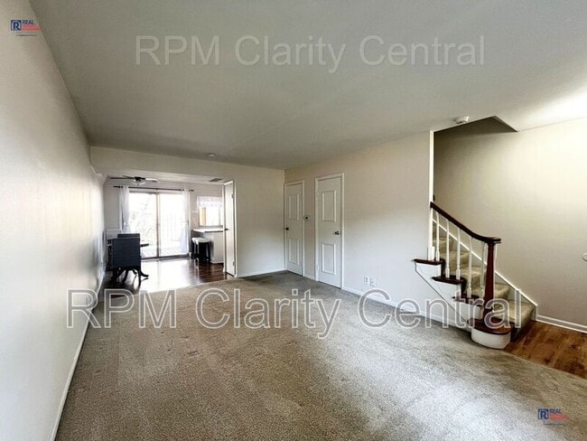 Foto del edificio - 996 Chatham Ln