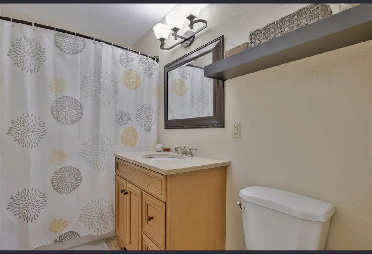 Foto del edificio - 3 BED 2 BATH HOME IN PARK CITY