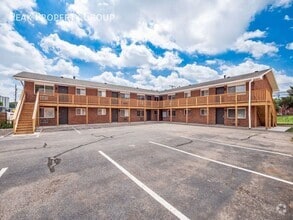 Building Photo - 593 Riverview Dr