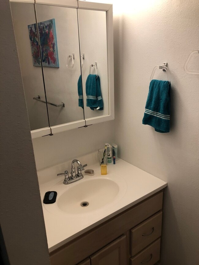 Building Photo - 1616 Hudson St