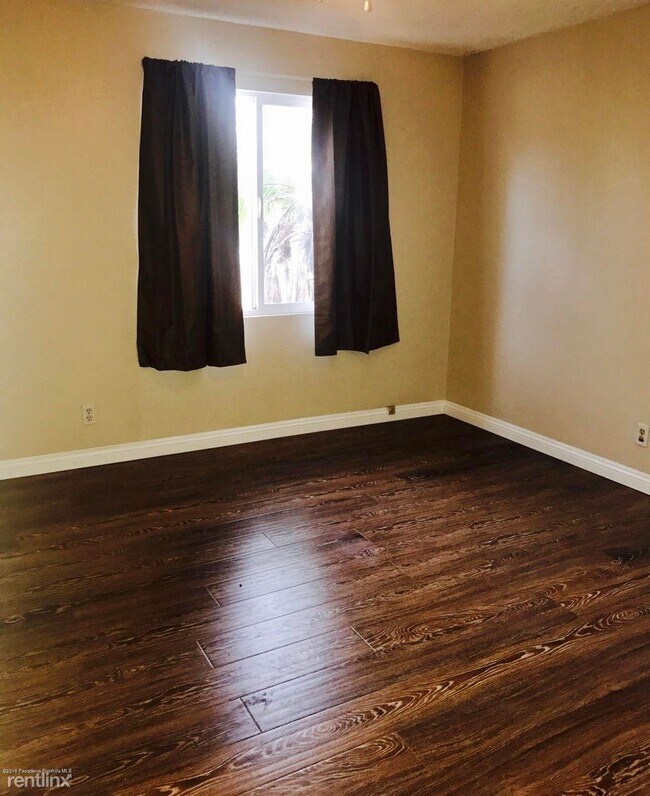 Foto del edificio - 3 br, 3 bath House - 7044 San Francisco St...