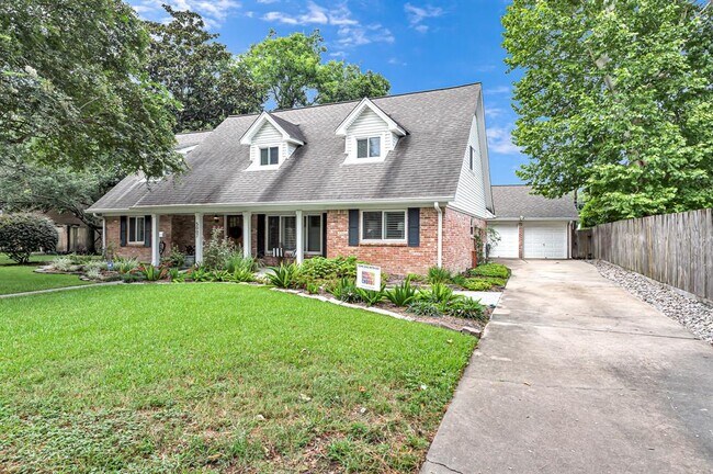 Foto del edificio - 5007 Treebark Ln