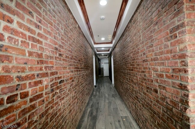 Building Photo - 14 Gouverneur St