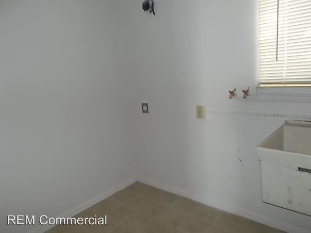 Primary Photo - 1736 Woodlawn Ave NW