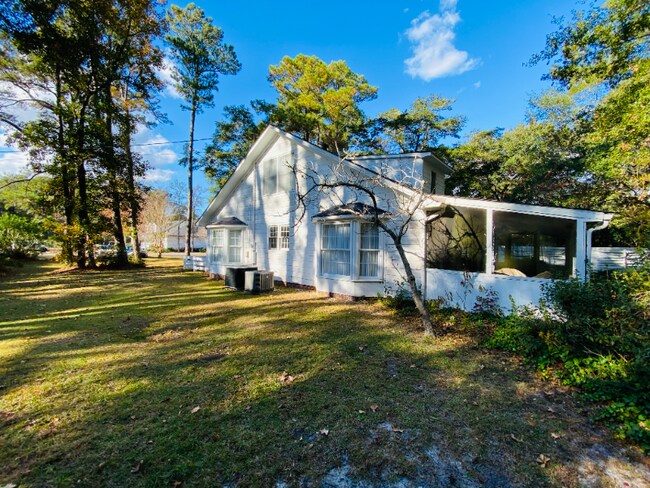 Building Photo - 208 County Rd S-22-838
