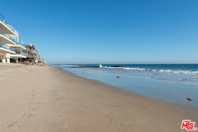 Foto del edificio - 25316 Malibu Rd