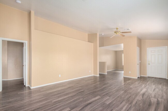 Foto del edificio - 3 Bedroom 2 Bathroom home in great Surpris...