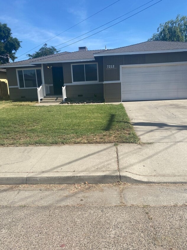 Primary Photo - REMOLDED Home in Winton, CA