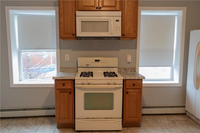 Building Photo - 287 Manton Ave