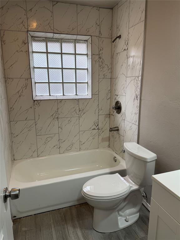 Foto del edificio - 5004 Brookdale Dr