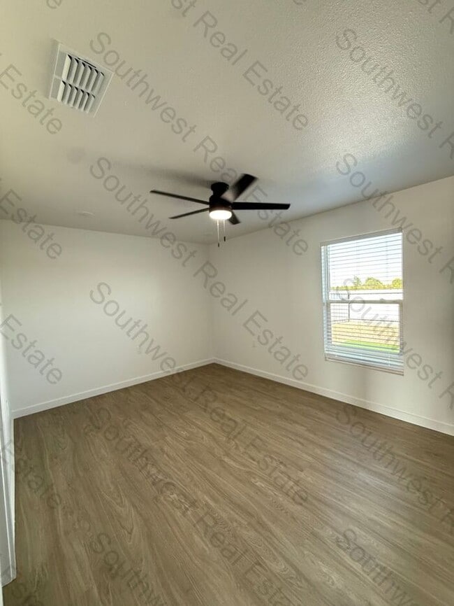 Building Photo - Brand new 2 bedroom 2 bath duplex