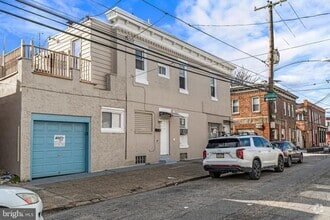 Building Photo - 2001 S Hemberger St