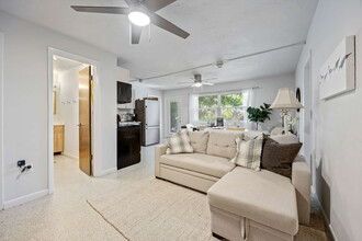 Building Photo - 105 NE 3rd St