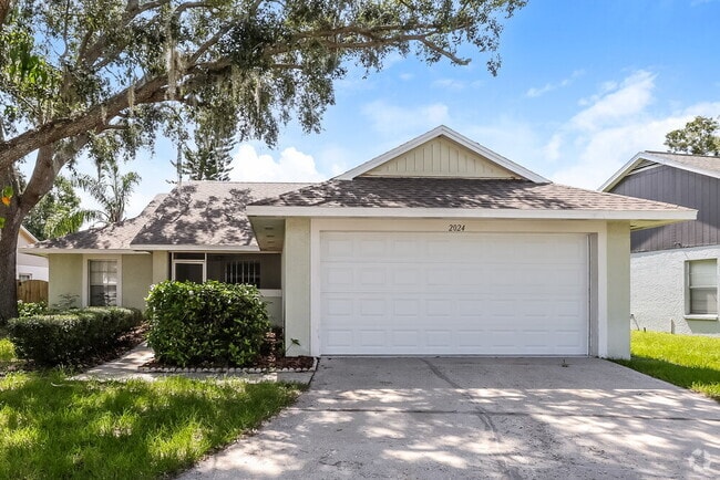 Building Photo - 2024 Shadow Pine Dr