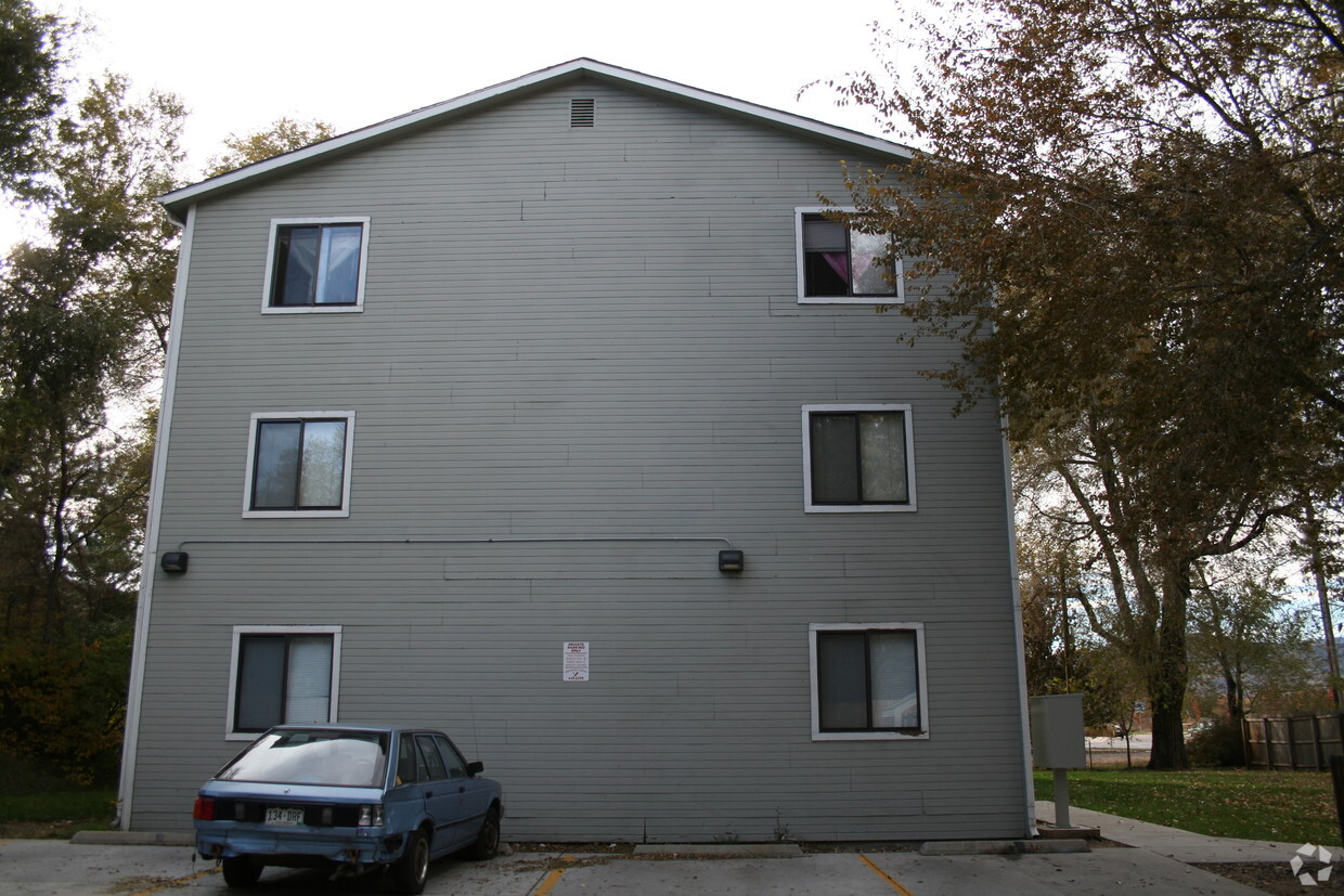 Building Photo - Arapahoe East