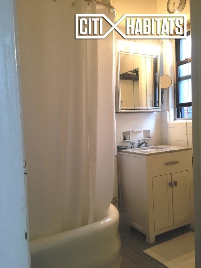 Foto del edificio - 140 W 69th St