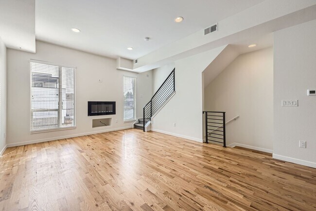 Building Photo - 2848 W 24th Ave