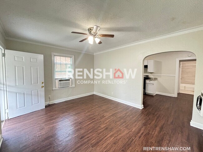 Foto del edificio - 2410 Forest Ave