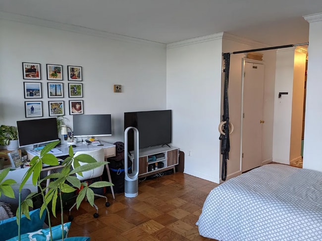 Photo - 801 N Pitt St Apartment