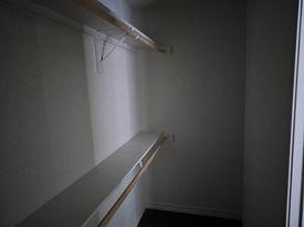 Foto del edificio - 108 1/2 Surrey Ln 700A