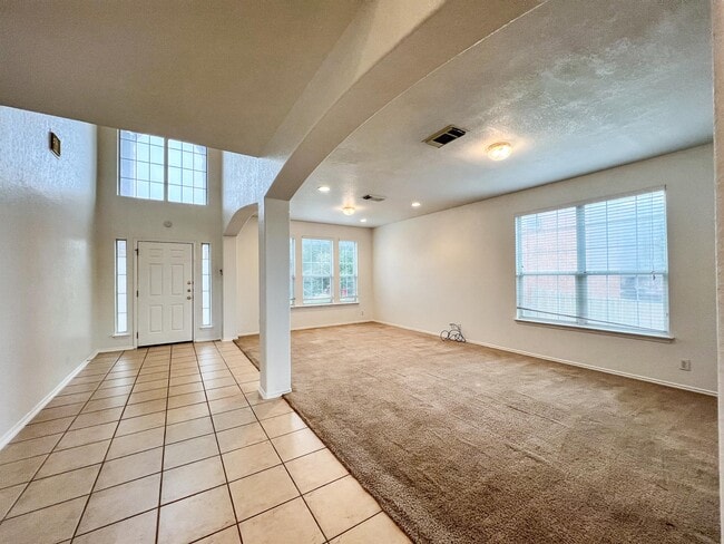 Building Photo - 22335 Mesa Knoll