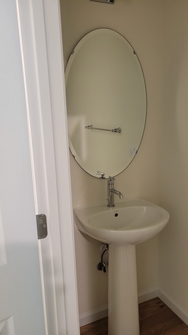 1/2 Bath - 20 Fairmount Grove Dr