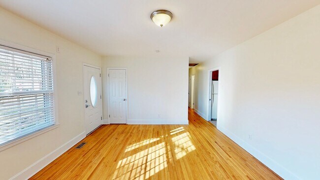 Building Photo - 5701 Ruth Dr