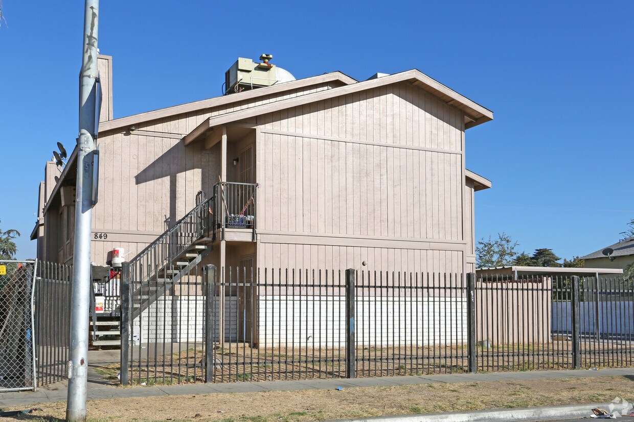 Building Photo - 849 S Adler Ave